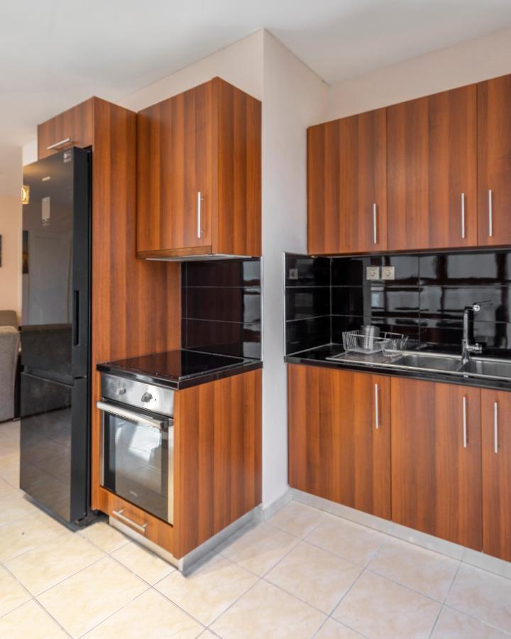 2 Bedroom Renovated Apartment With A View Athene Buitenkant foto