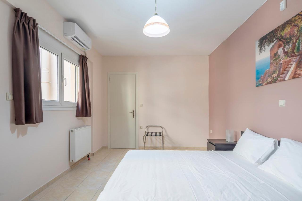 2 Bedroom Renovated Apartment With A View Athene Buitenkant foto